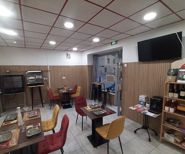 Restaurant La Rôtisserie du village à Mazan, France