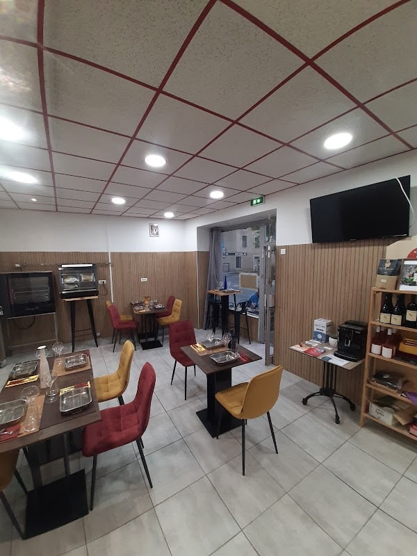 Restaurant La Rôtisserie du village à Mazan, France