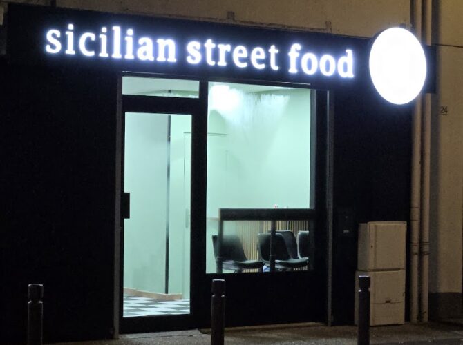 Restaurant La strada à Achères, France