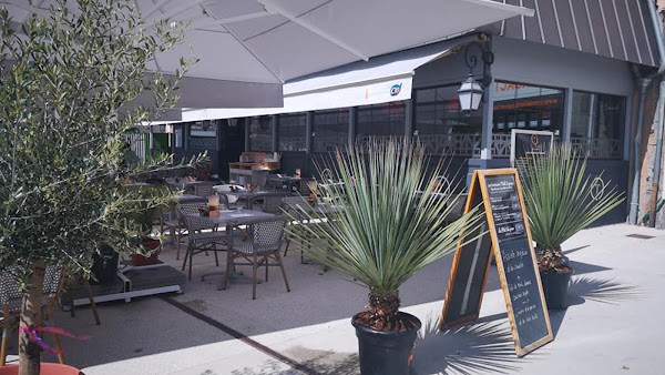 Restaurant La Taverne, Table de Caractère à Aurillac, France