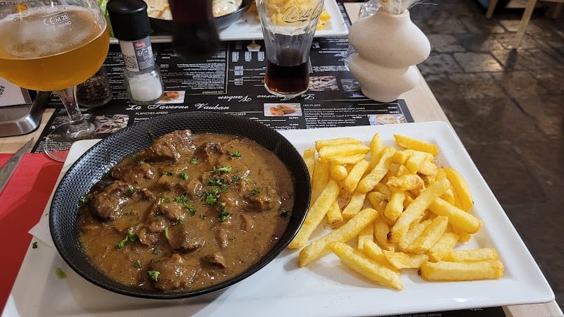La Taverne Vauban Restaurant à Bergues, France