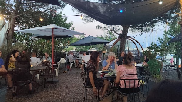 Restaurant La Terrasse à Lutry, Suisse
