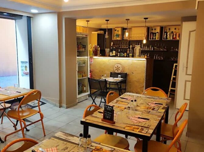 Restaurant La Tigelleria de wina à Draguignan, France