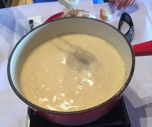 Restaurant La Tour de Gourze à Bourg-en-Lavaux, Suisse