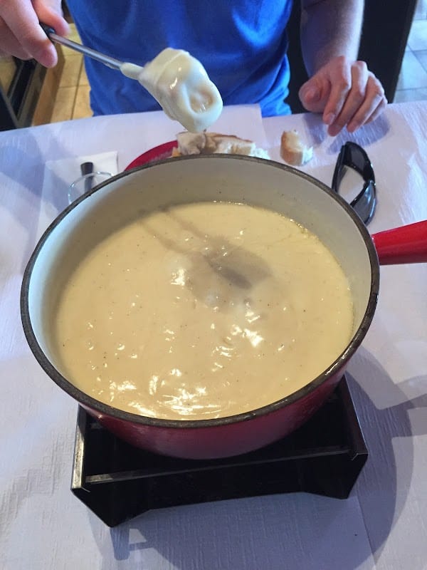 Restaurant La Tour de Gourze à Bourg-en-Lavaux, Suisse