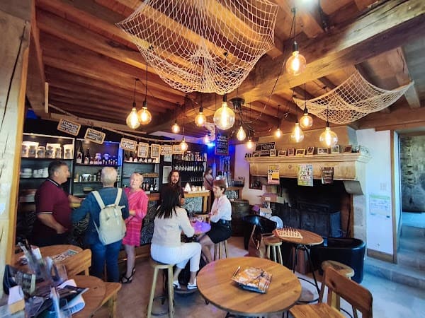 Restaurant La Tour Des Villains De Montsaugeon à Le Montsaugeonnais, France