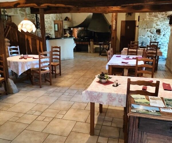 Restaurant La Vieille Etable à Saint-Médard, France
