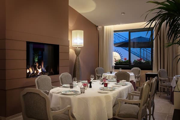 Restaurant L’Aigle d’Or à Croissy-Beaubourg, France