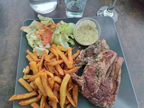 Restaurant L’Aiguillage à La Sauve, France