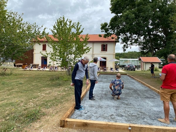 Restaurant L’Aiguillage à La Sauve, France