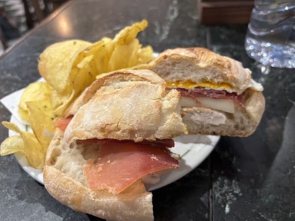 Restaurant Lareira – Baixa à porto, Portugal