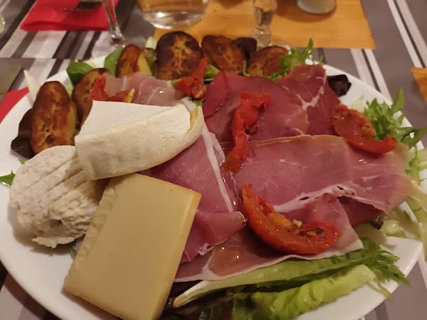 Restaurant L’Assiette Comtoise à Sainte-Geneviève-des-Bois, France