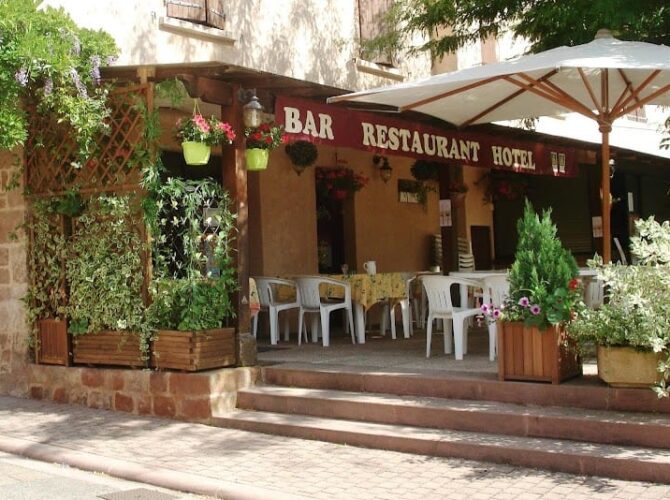 Restaurant L’Auberge “Aux Portes de Conques” à Conques-en-Rouergue, France