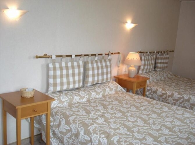 Restaurant L’Auberge “Aux Portes de Conques” à Conques-en-Rouergue, France