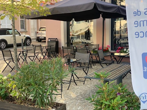 Restaurant L’authentique à Jouy-en-Josas, France