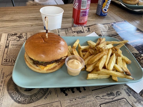 Restaurant L’authentique à Jouy-en-Josas, France