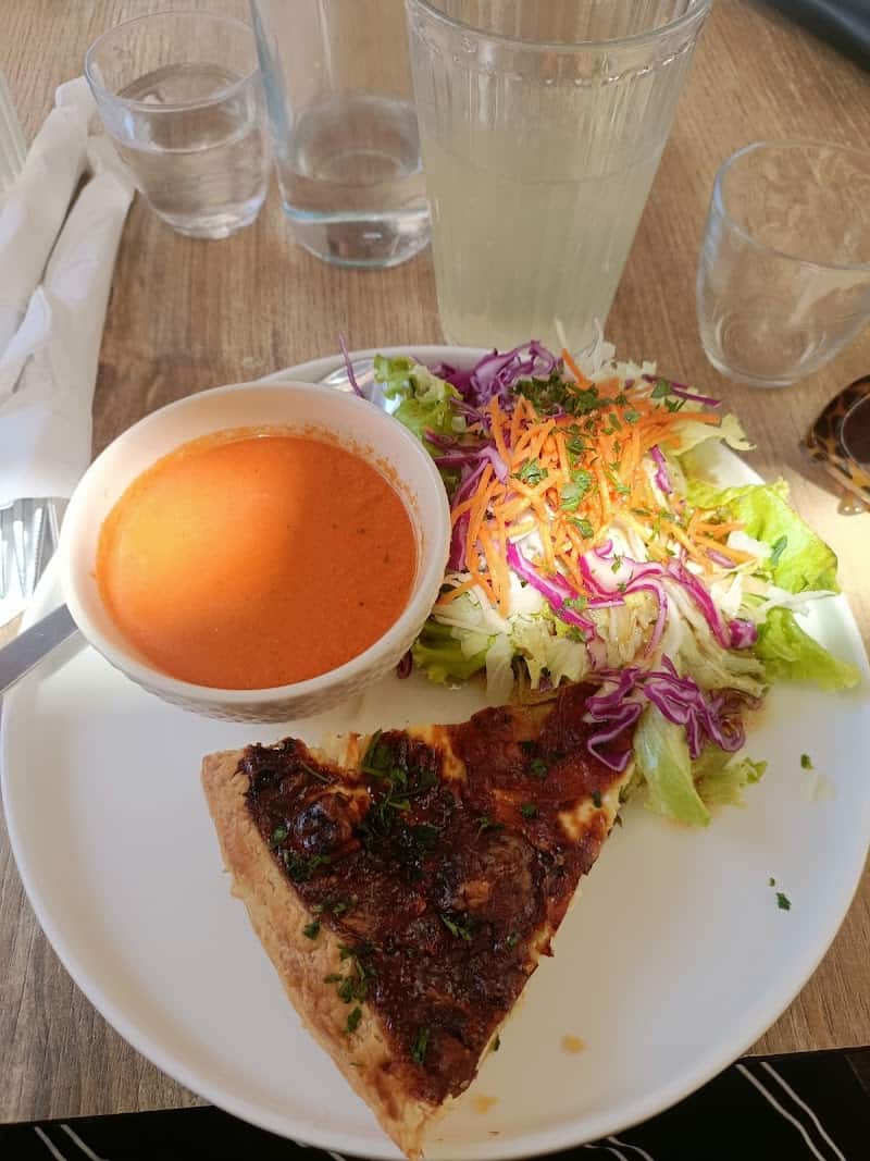 Restaurant LE 11 à Sète, France