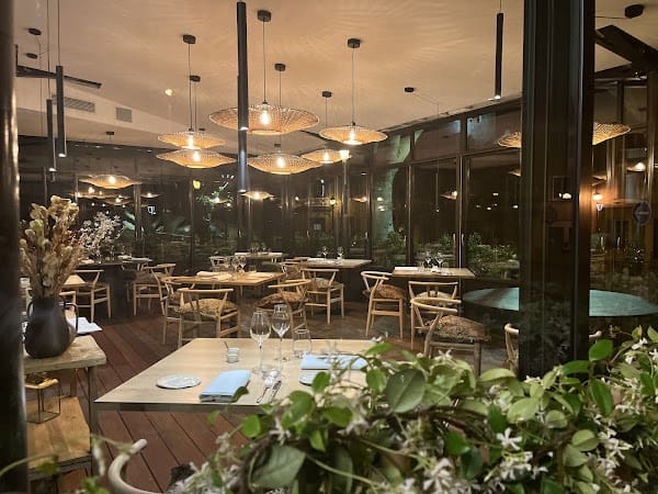 Restaurant Le 6 à table à Caromb, France