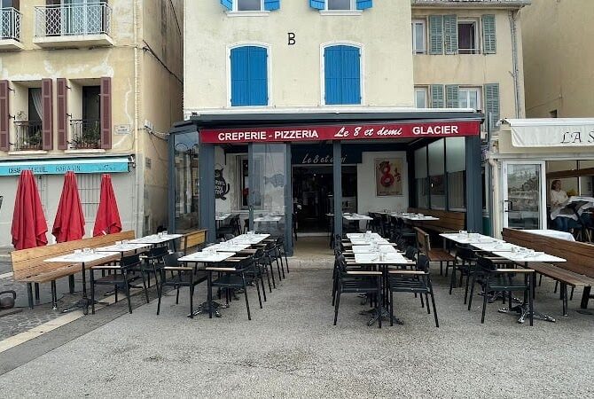 Restaurant Le 8 et Demi à Cassis, France