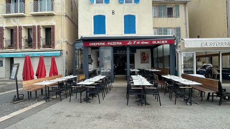 Restaurant Le 8 et Demi à Cassis, France