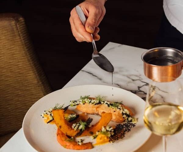 Le 85 Restaurant & Bar à Enghien-les-Bains, France