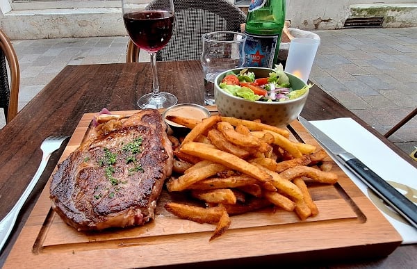 le bar’ back – steak house – restaurant à Fontainebleau, France