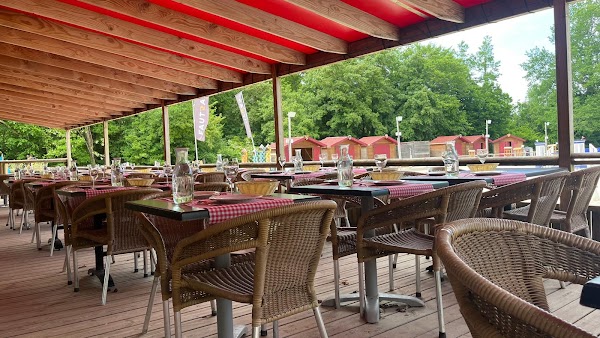 Restaurant Le Bistro d’Edouard à Saint-Genès-de-Lombaud, France