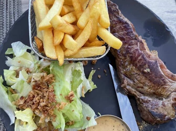 Restaurant LE BISTROT DE CHATEAUNEUF à Orange, France