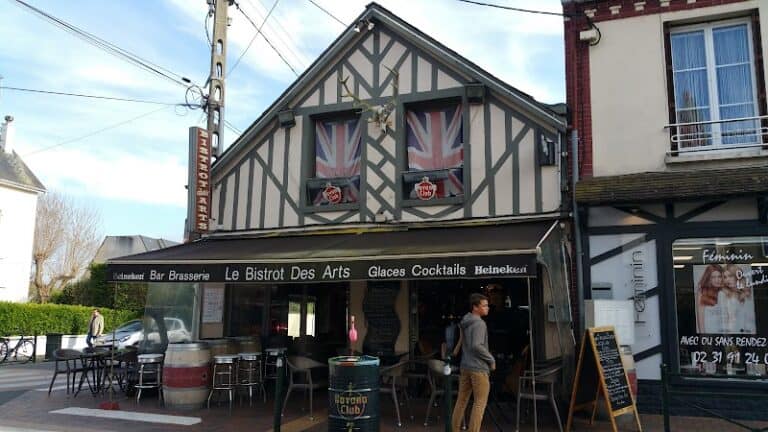 Restaurant Le Bistrot des Arts à Cabourg, France — photo 1