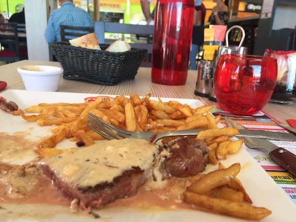 Restaurant Le Bistrot du Marché Varennes-Vauzelles à Varennes-Vauzelles, France