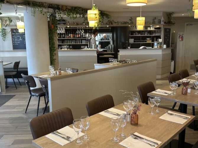 Restaurant Le Bistrot du Port à Dives-sur-Mer, France