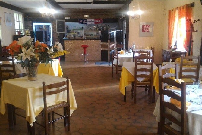 Restaurant Le Bistrot St Pierre à Condécourt, France