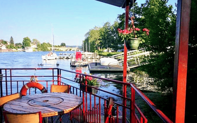 Restaurant Le Boucanier à Mantes-la-Jolie, France