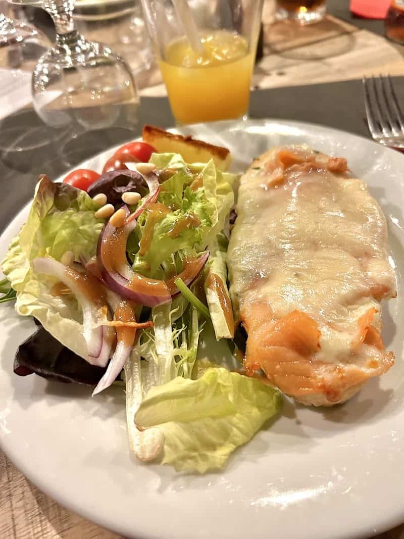 Restaurant Le Boucanier à Mantes-la-Jolie, France