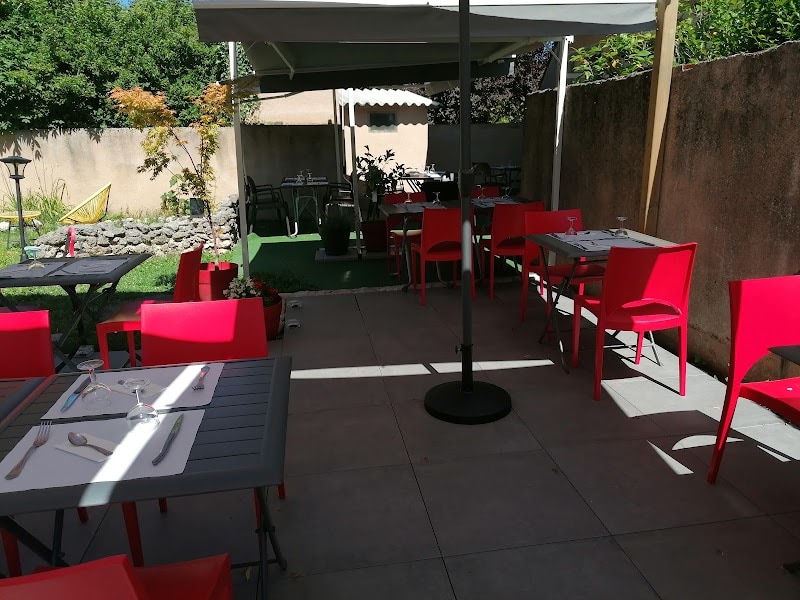 Restaurant Le bouchon de la 7 à Saint-Martin-d'Estréaux, France