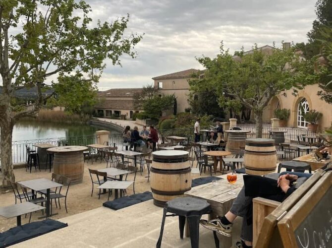 Restaurant Le café des arts by les comptoirs du sud à Mallemort, France