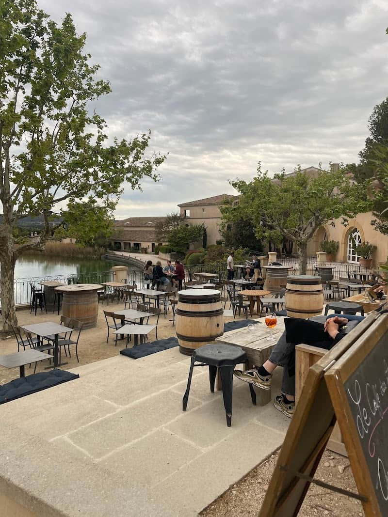 Restaurant Le café des arts by les comptoirs du sud à Mallemort, France