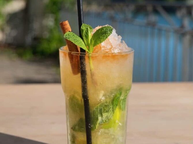 Restaurant Le café des arts by les comptoirs du sud à Mallemort, France