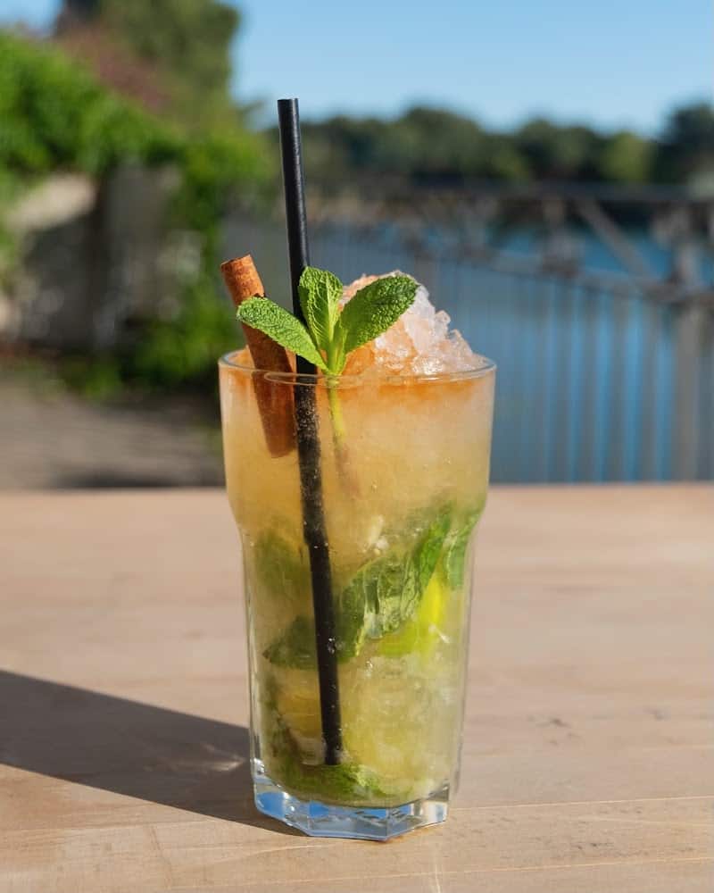 Restaurant Le café des arts by les comptoirs du sud à Mallemort, France