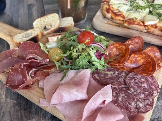 Restaurant Le café des arts by les comptoirs du sud à Mallemort, France