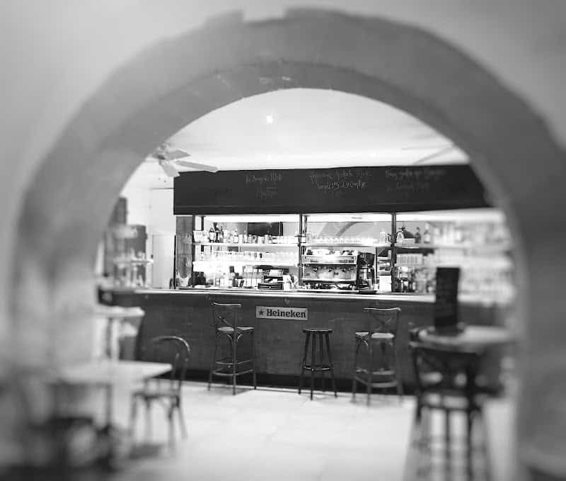 Restaurant Le Café Du Midi à Lamanon, France