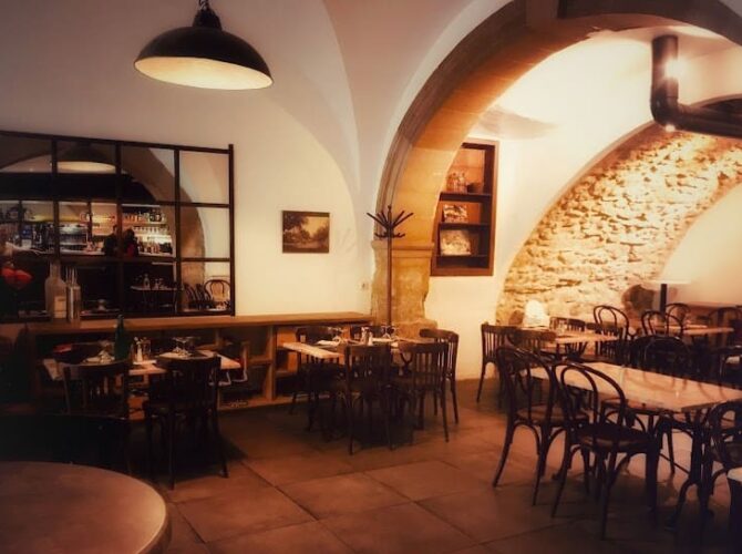 Restaurant Le Café Du Midi à Lamanon, France