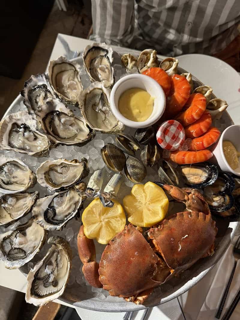 Le Canaille Brasserie Restaurant Coquillages Et Crustacés à Cassis, France