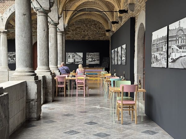 Le Cloître – Restaurant du Musée de la Vie wallonne à Liège, Belgique