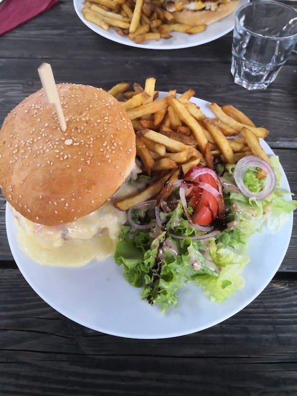 Restaurant Le Club Kitchen and Bar à Briançon, France