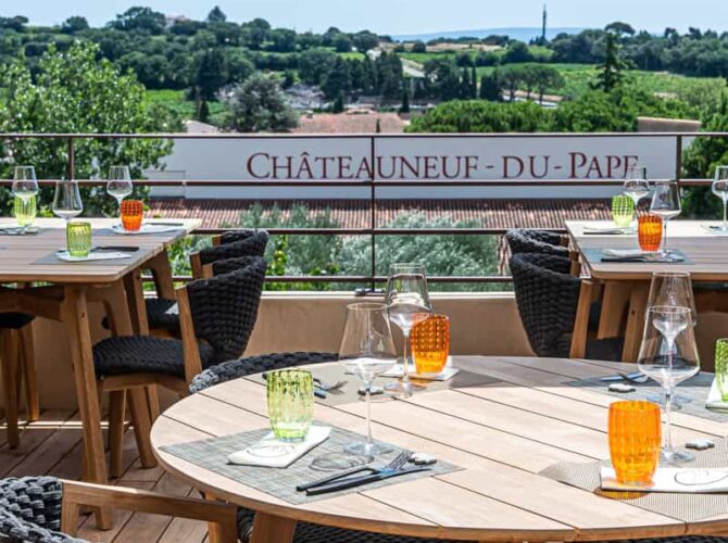 Restaurant Le Comptoir de La Mère Germaine à Châteauneuf-du-Pape, France
