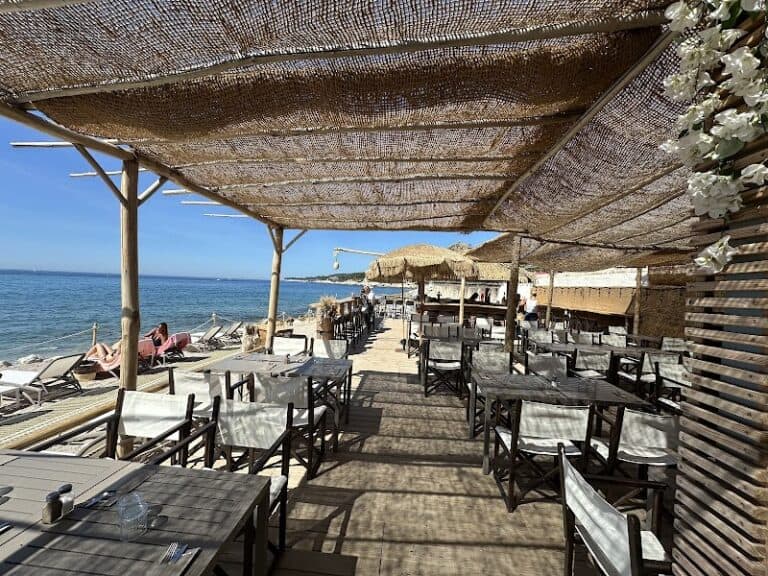 Restaurant Le Comptoir de la Plage à Cassis, France — photo 1