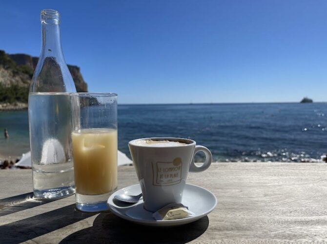 Restaurant Le Comptoir de la Plage à Cassis, France