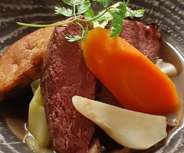 Restaurant Le coq d’or à Chénérailles, France