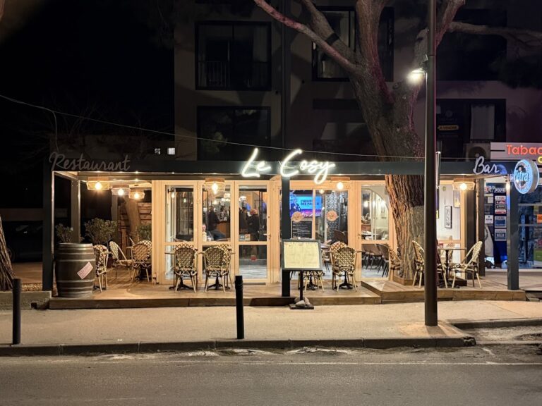 Le Cosy